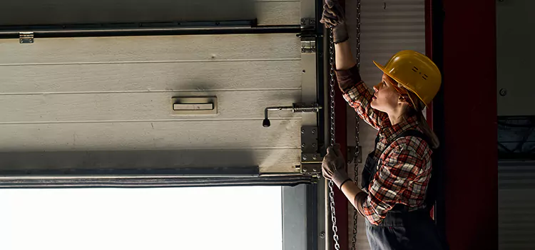 Addressing Common Garage Door Stoppage Issues in Quincy, IL